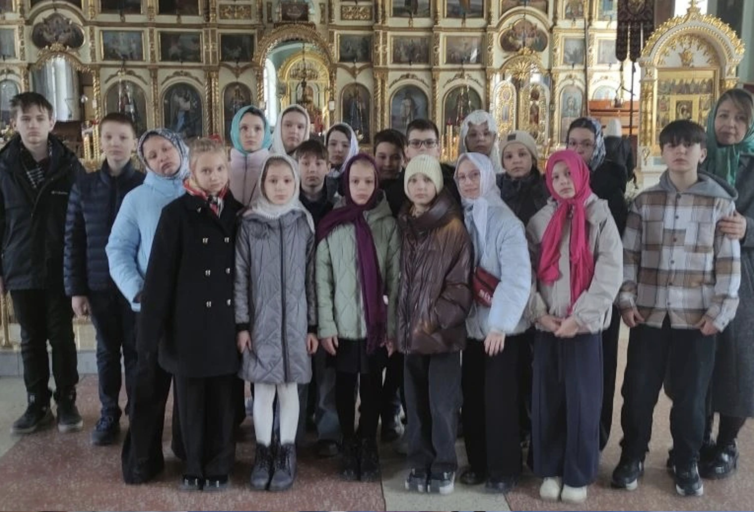 дети в храме